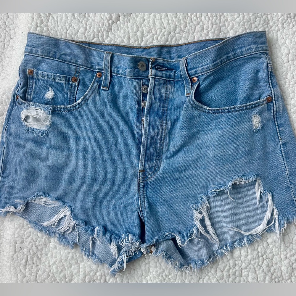 LEVI Distressed Denim Women Shorts SZ 31